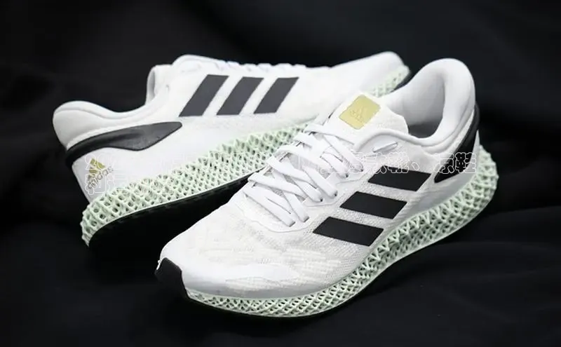 米兰体育下载地址百度网盘企业版2024 流行女鞋时尚：网红爆款靴、凉鞋
和运动鞋