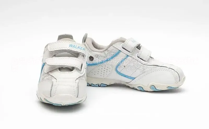 米兰体育全站app官网每日互动高品质安踏皮革运动鞋：提升您的运动表现和日常舒适
度