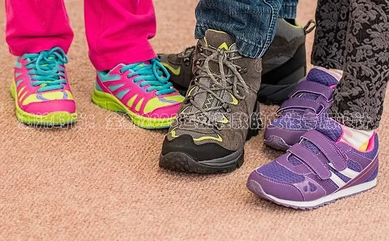 潮流时尚：全新2025运动鞋款的女性专版设计