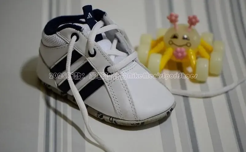 2025新款：革新设计的NikeMen\'sSportShoes